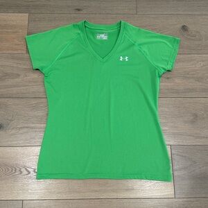 UNDER ARMOUR Green Tech V-Neck Short Sleeve Semi-Fitted T-Shirt Top Size Medium